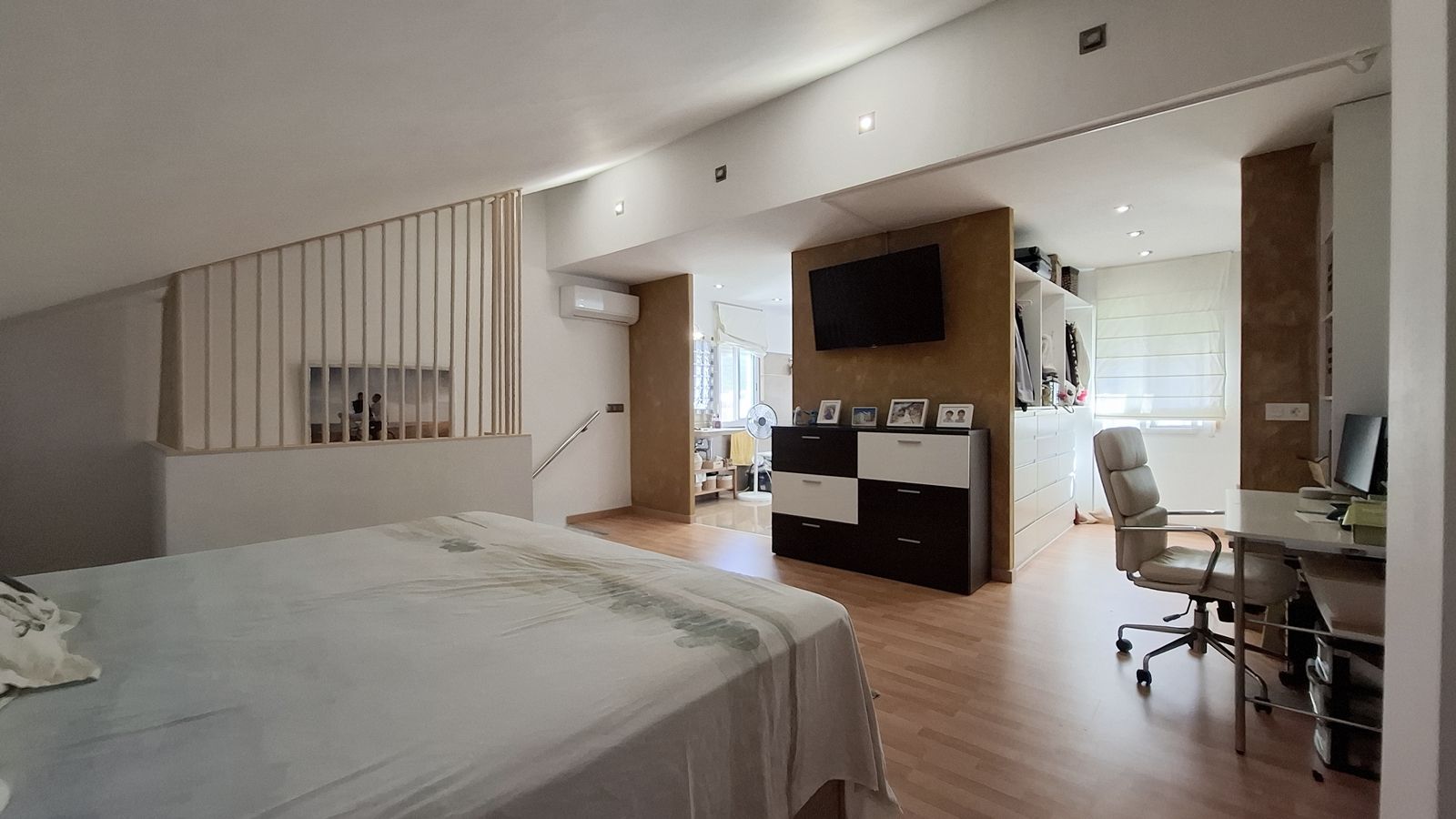 ATICO DUPLEX CON VISTAS AL CASTILLO