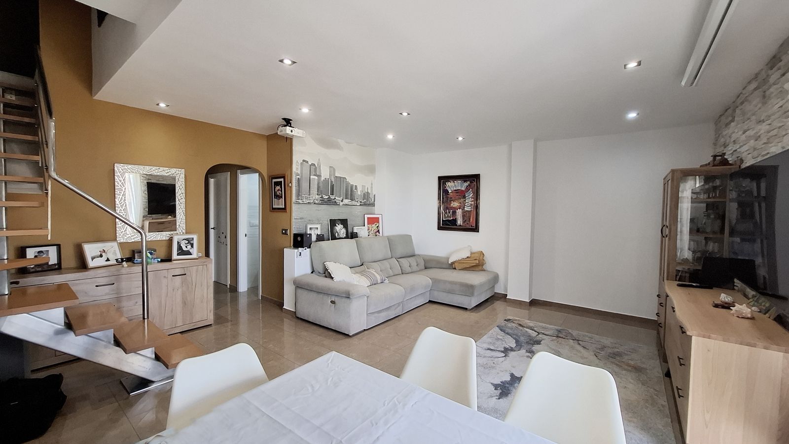 ATICO DUPLEX CON VISTAS AL CASTILLO