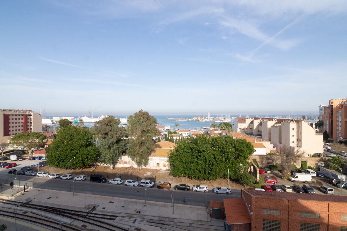 Penthouse mit spektakulärem Blick auf den Hafen von Dénia.
