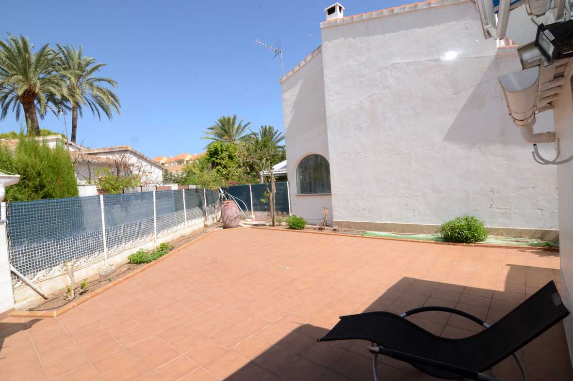 Opportunity, Townhouse in Denia 200mts from the beach