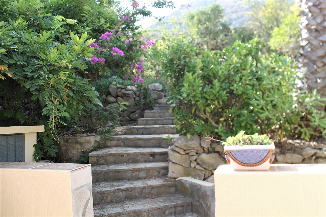 Villa mit schöner Aussicht in ruhiger Lage von Montgó