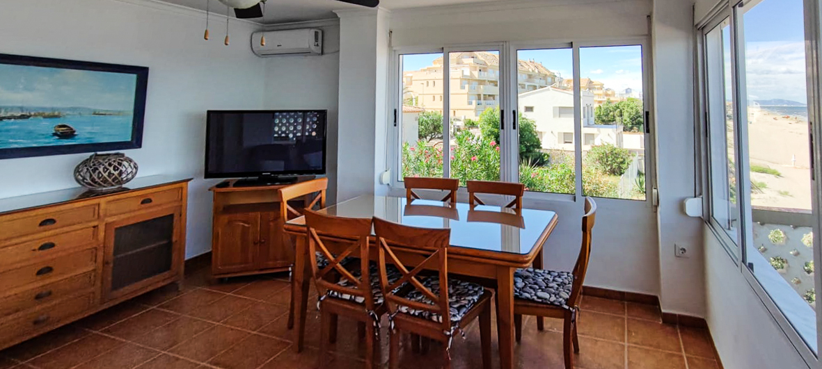 For sale apartment on the beachfront