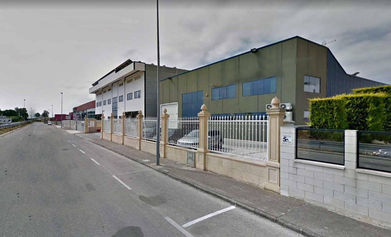 Industrial warehouse in Oliva